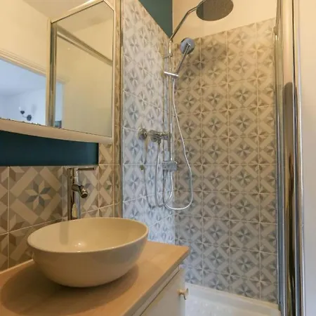Апартаменты Nice Design Apt Near The Moulin Rouge