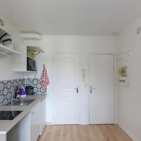Апартаменты Nice Design Apt Near The Moulin Rouge Париж